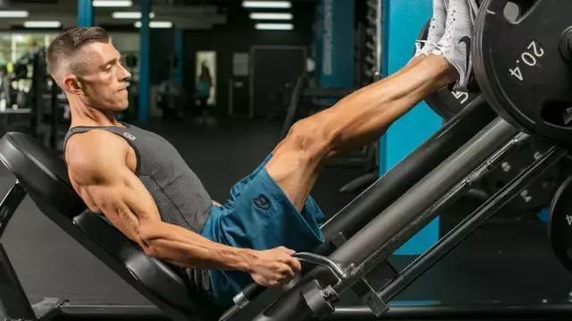 Que equipamento pode ser usado para treinar músculos das pernas? Quais são os melhores exercícios de treinamento muscular das pernas?
