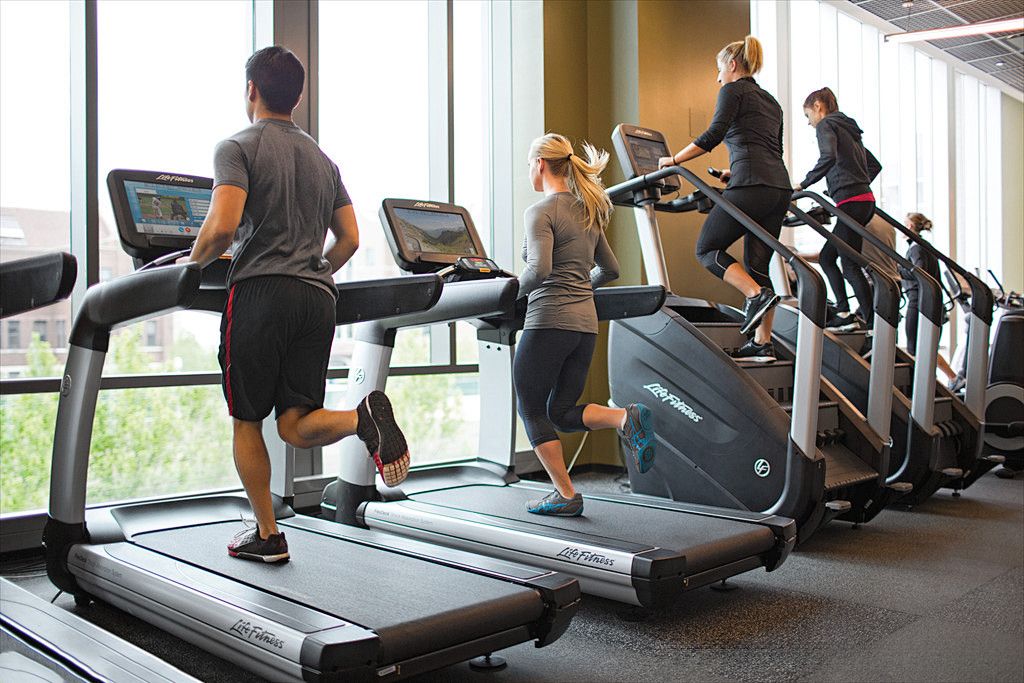 Como fazer um treino HIIT em uma esteira?