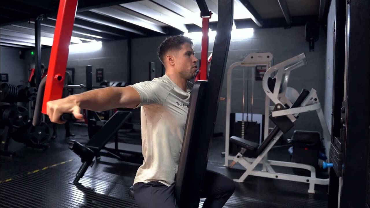 Como treinar com a máquina PEC Fly？