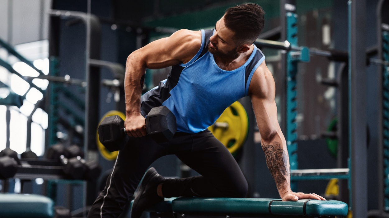 Qual equipamento de ginástica é mais eficiente para a construção muscular?