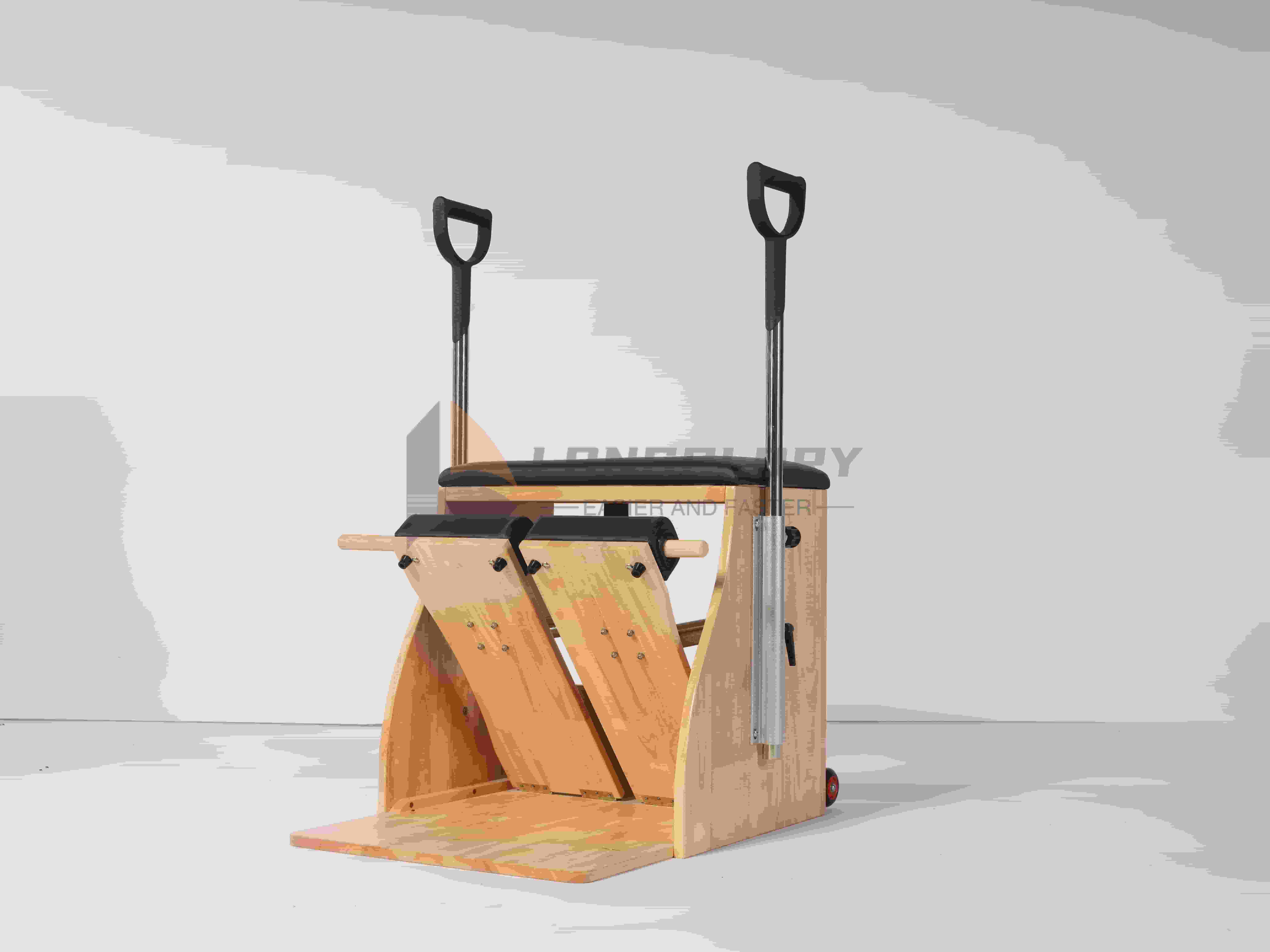 Cadeira Wunda em Madeira de Carvalho